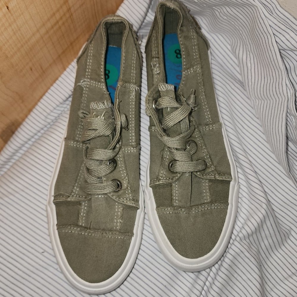 Blowfish shoes size 8